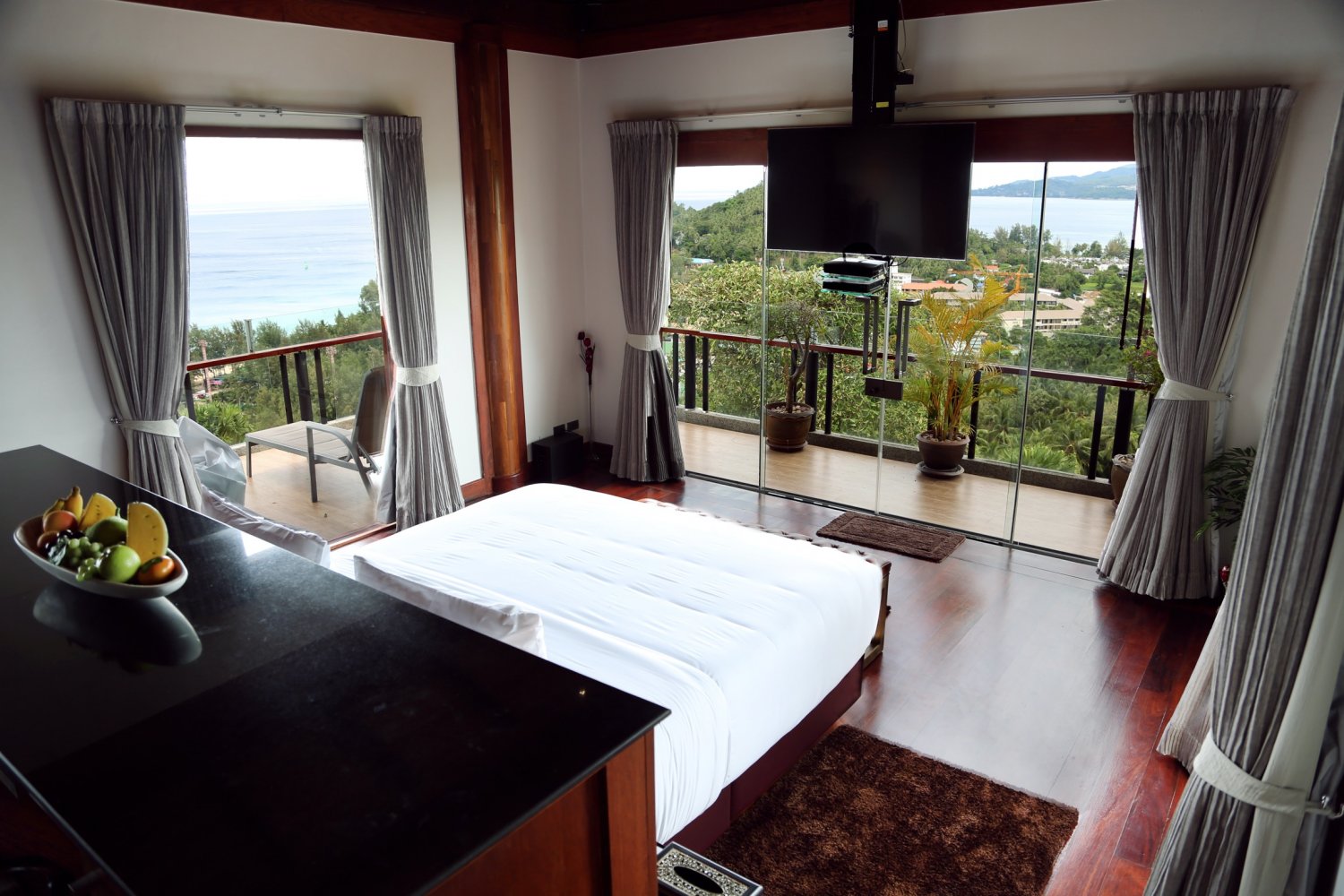 Property image - full photo 10