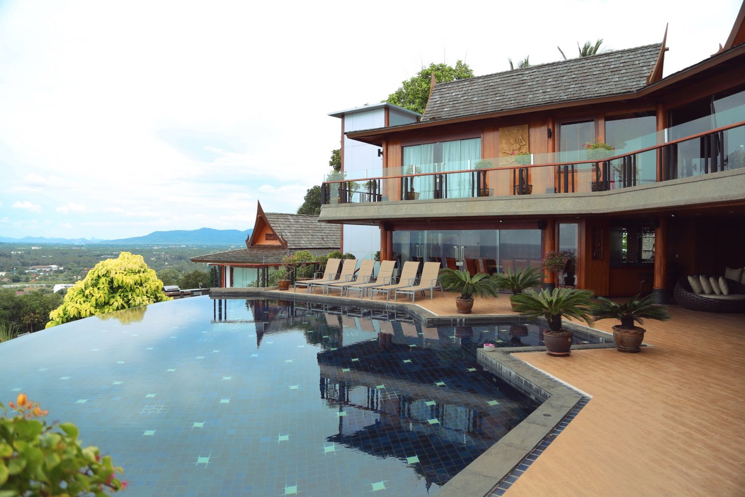 Property image - full photo 1