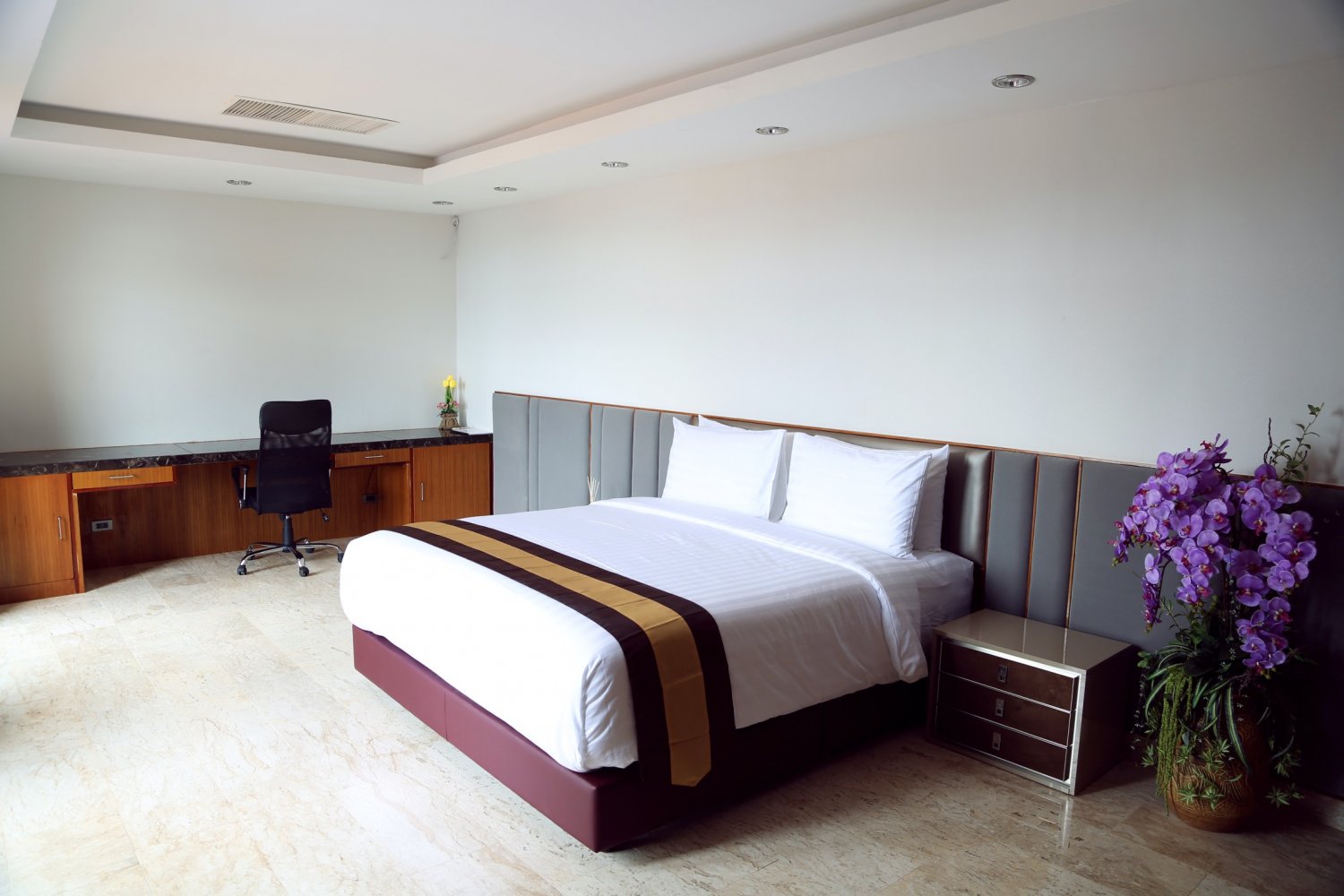 Property image - full photo 31