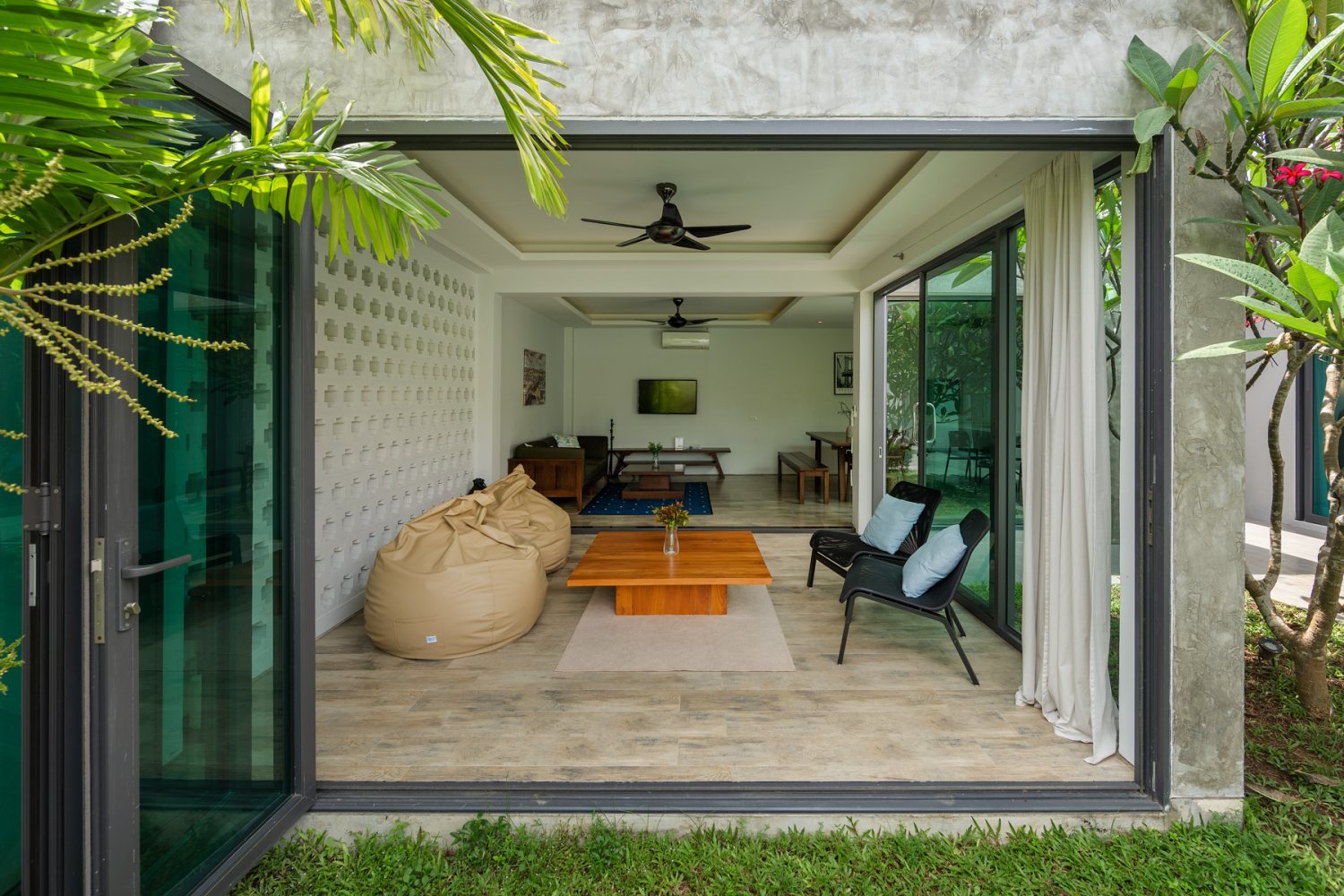 Property image - full photo 4