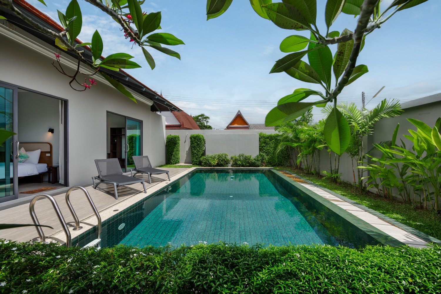 Property image - full photo 2