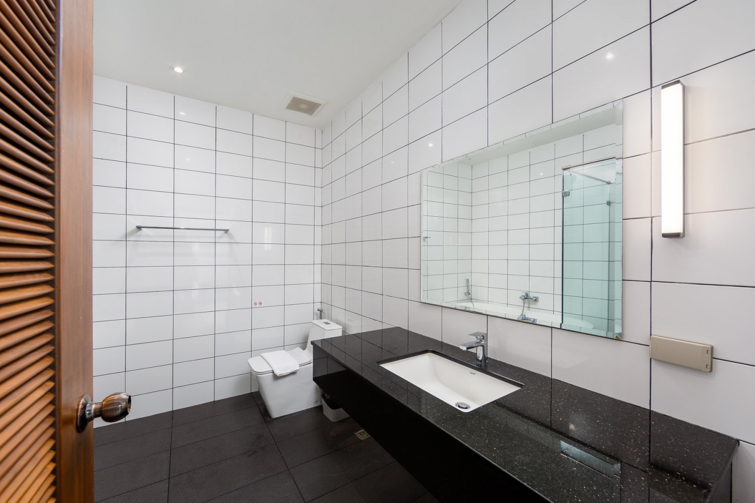Property image - full photo 21