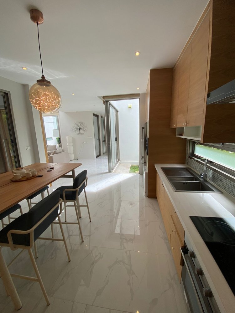 Property image - full photo 12