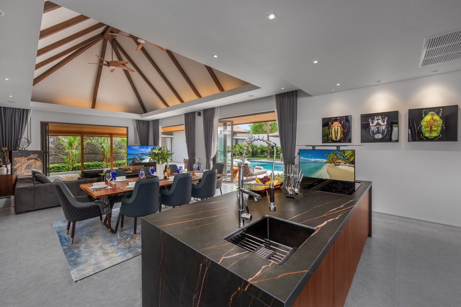 Property image - full photo 10