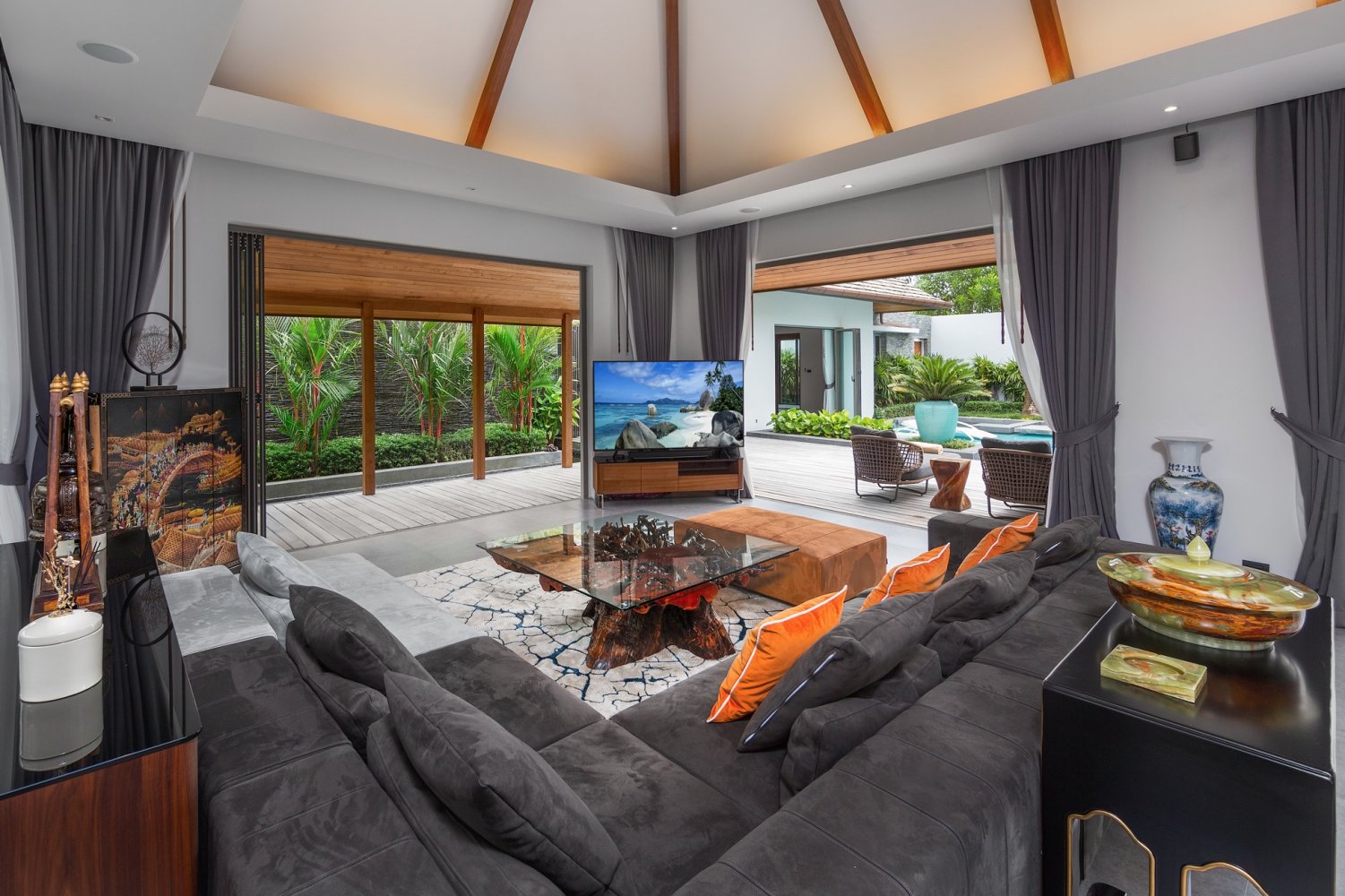 Property image - full photo 14