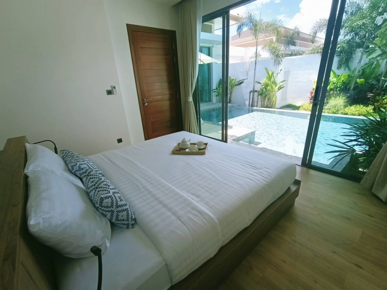 Property image - full photo 16