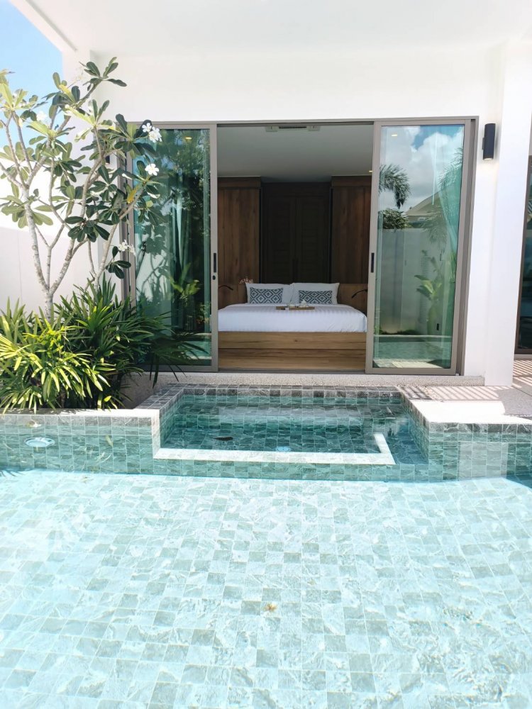 Property image - full photo 2