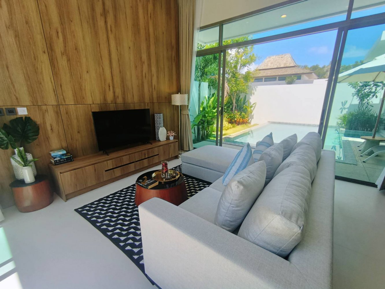 Property image - full photo 12