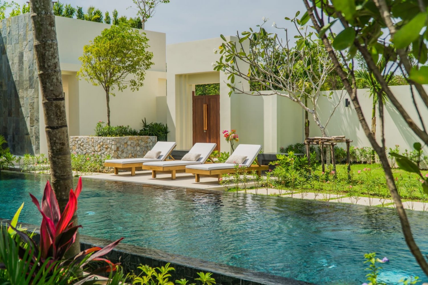 Property image - full photo 4
