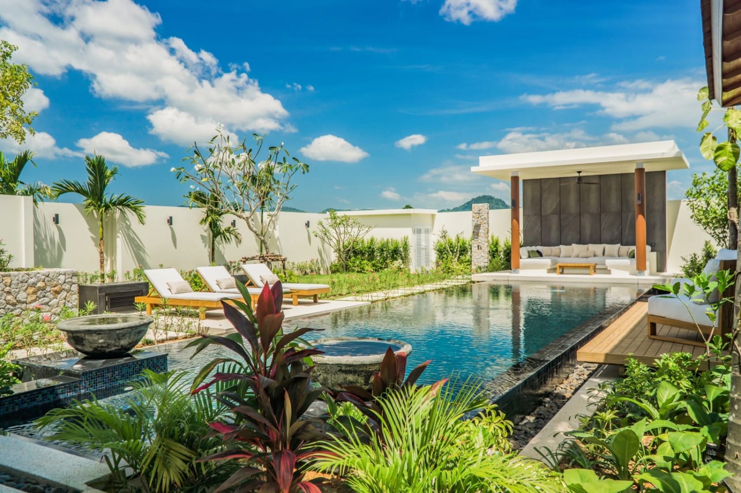 Property image - full photo 2