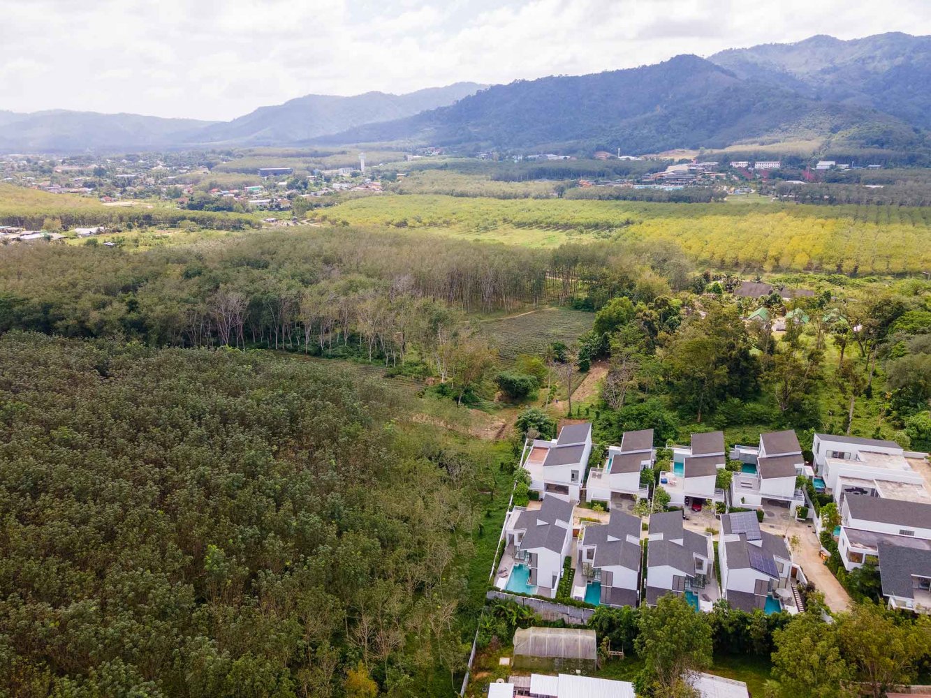 Property image - full photo 6