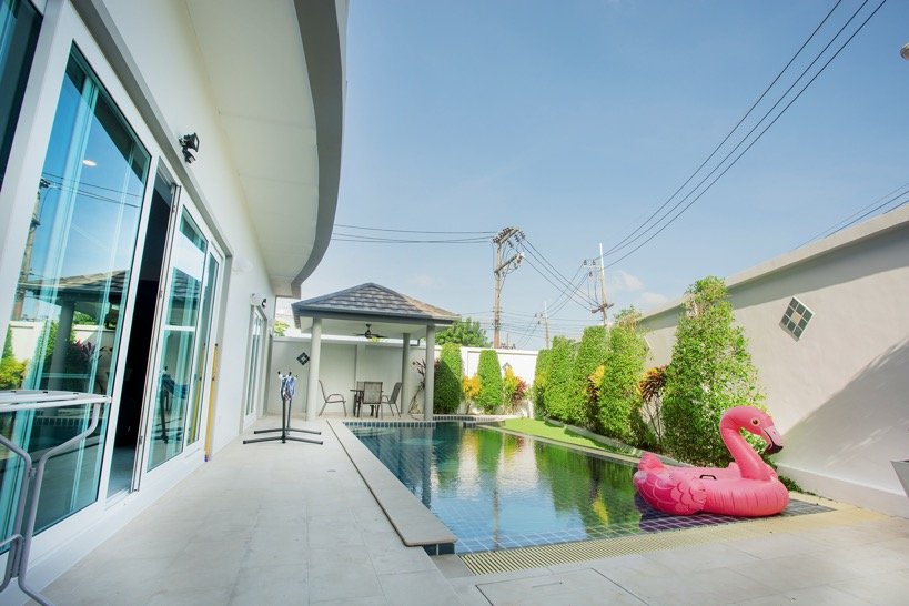 Property image - full photo 8