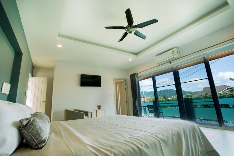 Property image - full photo 18