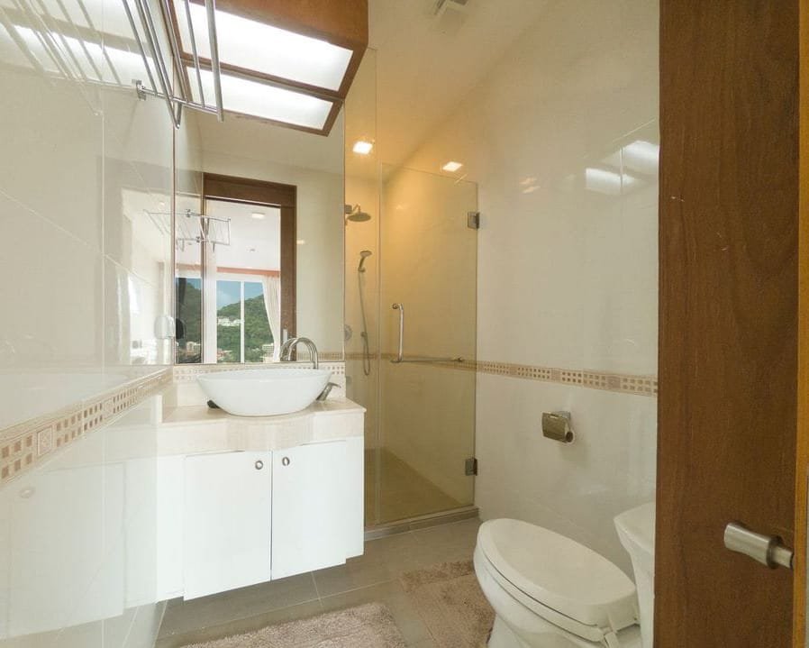 Property image - full photo 9