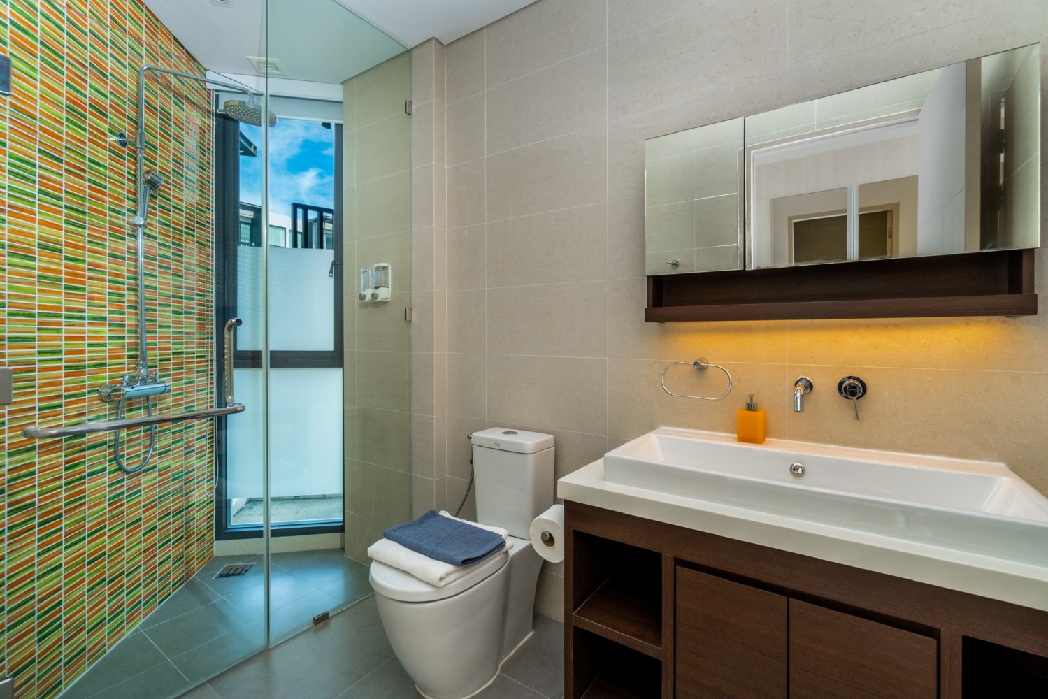 Property image - full photo 10