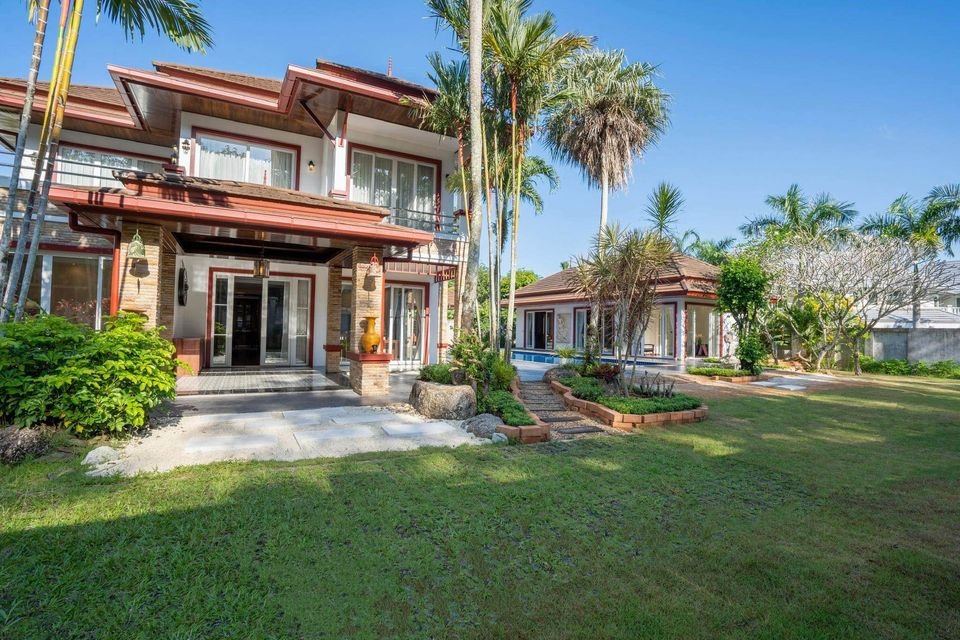 Property image - full photo 2