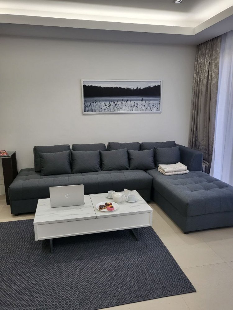 Property image - full photo 2