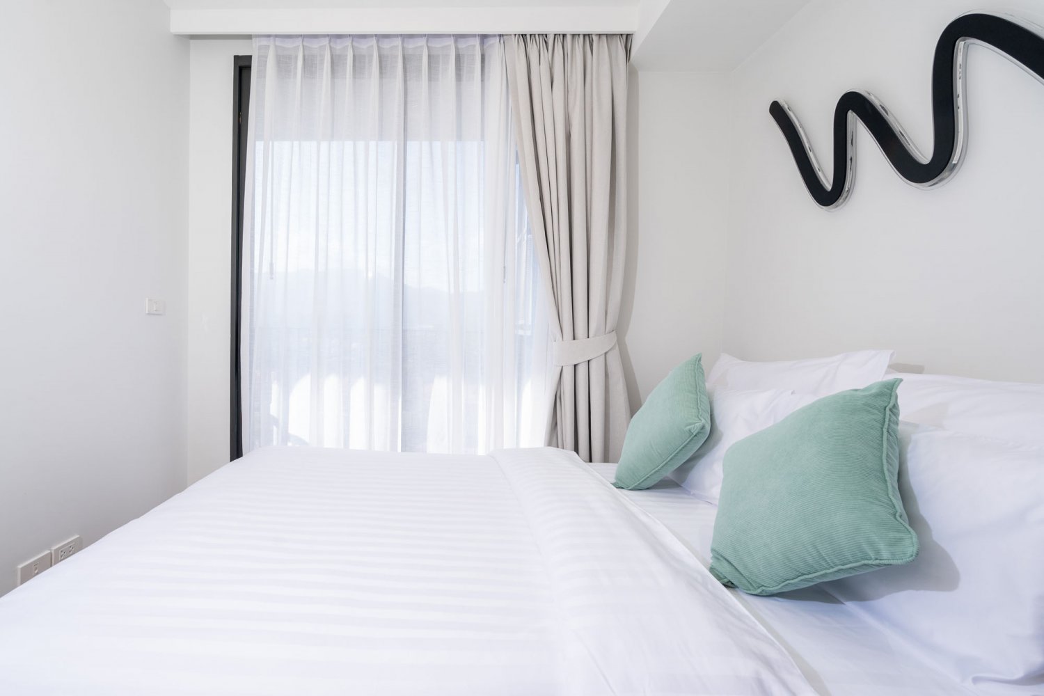 Property image - full photo 18