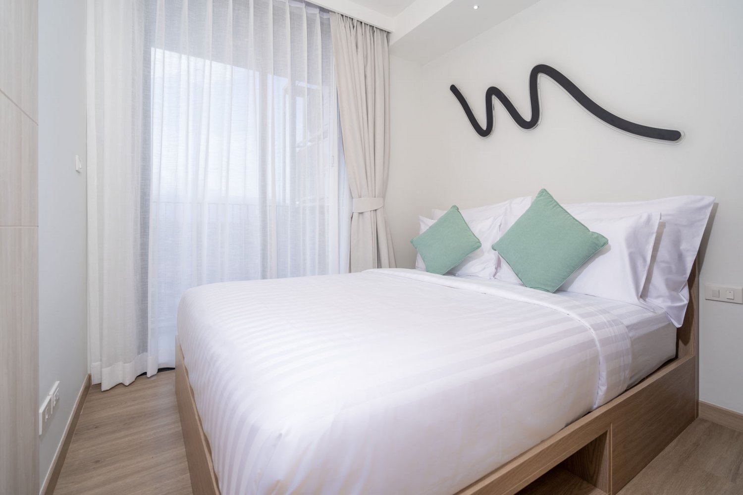 Property image - full photo 17