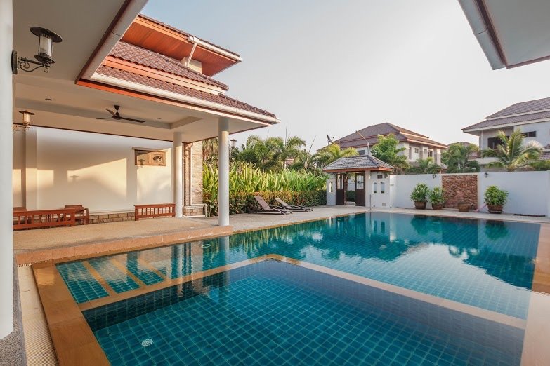 Property image - full photo 2