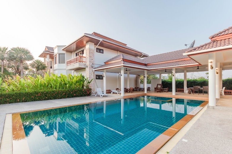 Property image - full photo 3