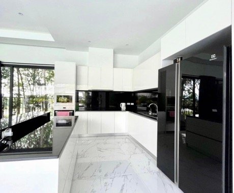 Property image - full photo 8