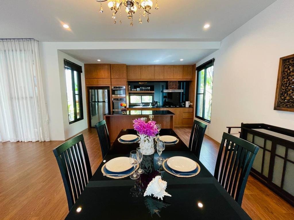 Property image - full photo 14