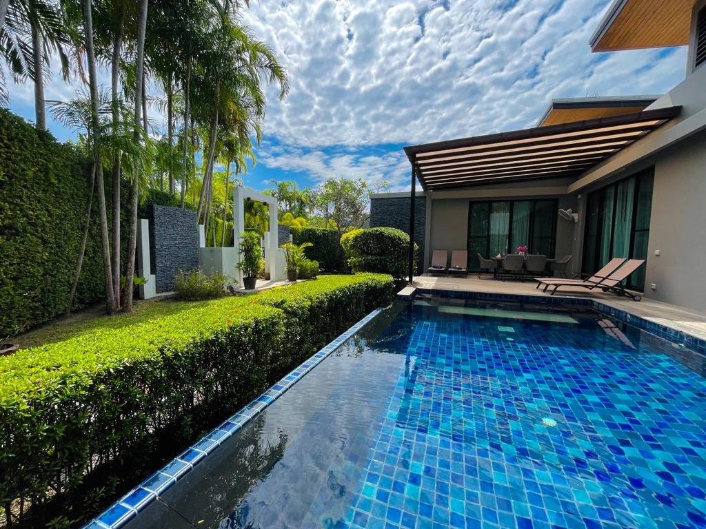 Property image - full photo 11