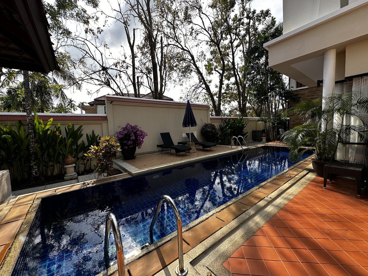 Property image - full photo 2