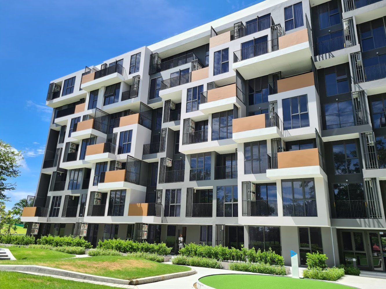 Property image - full photo 1