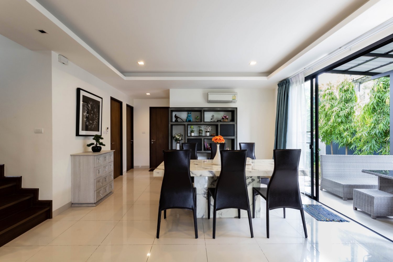 Property image - full photo 2