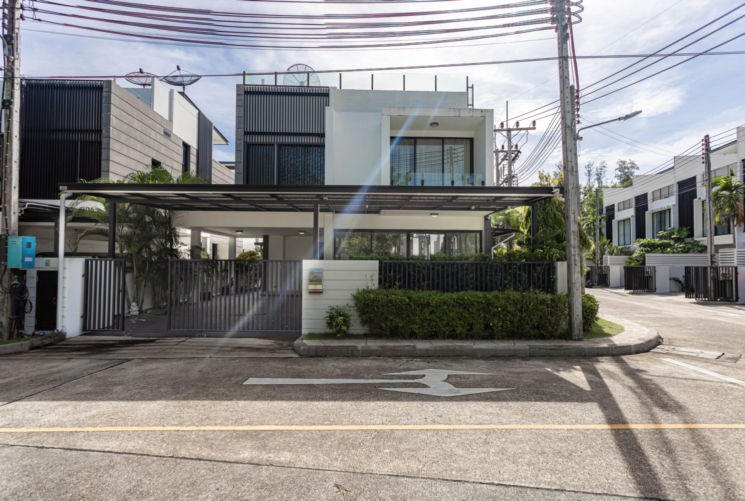 Property image - full photo 1