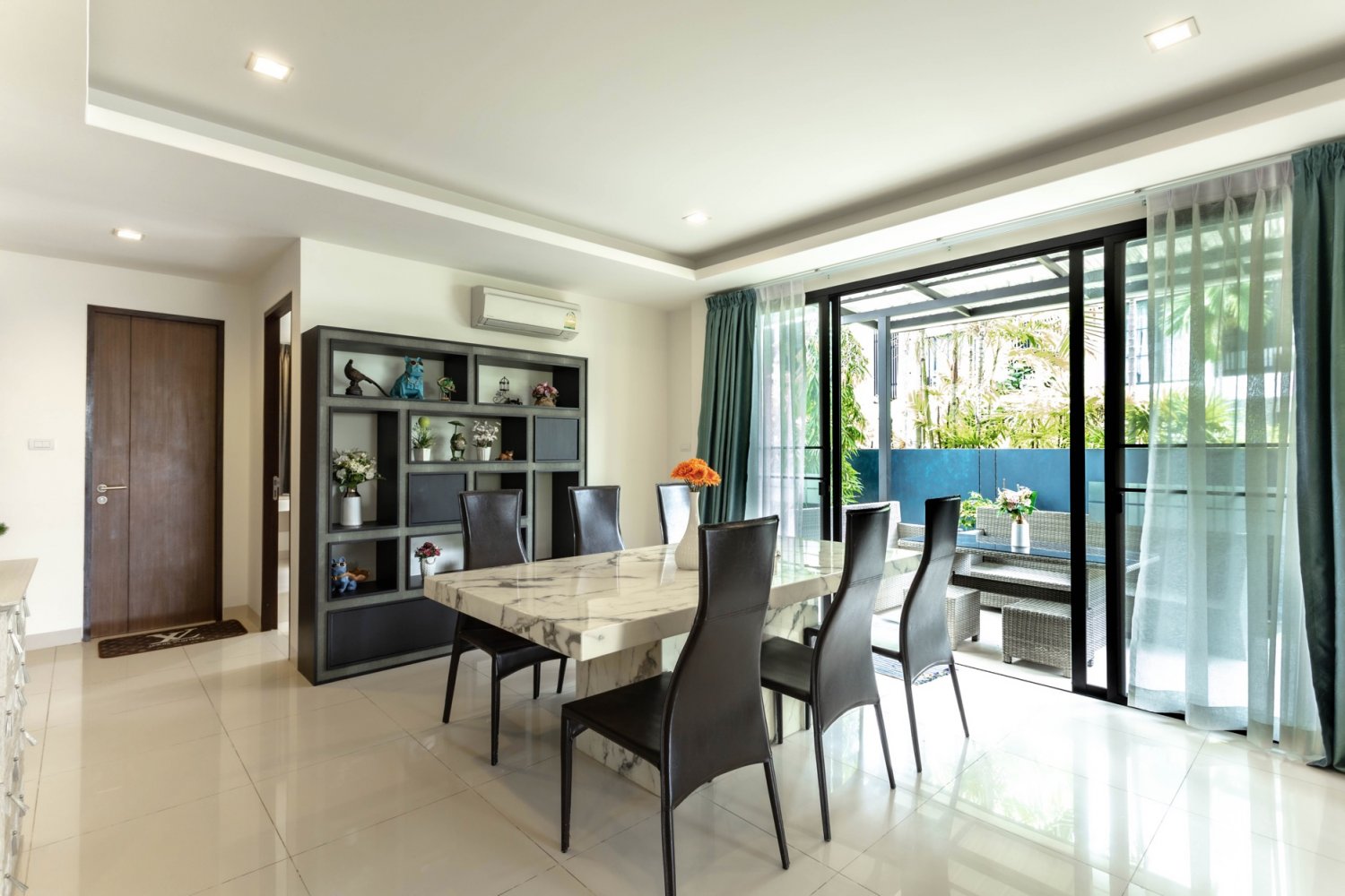 Property image - full photo 3