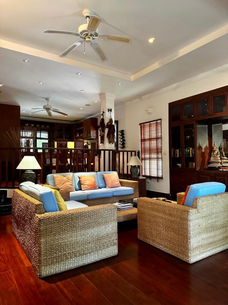Property image - full photo 3