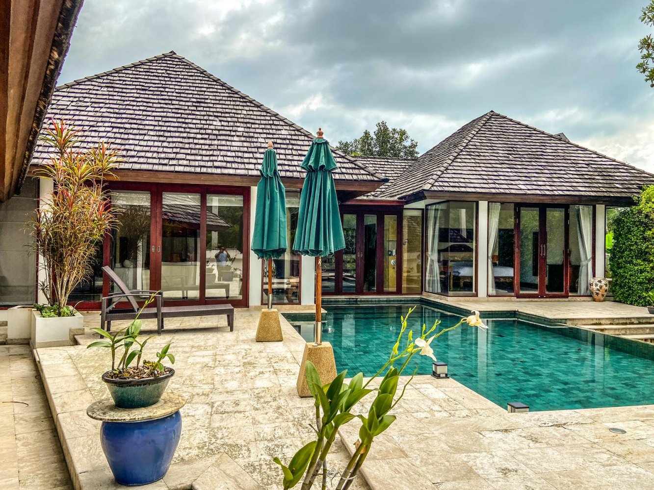 Property image - full photo 2