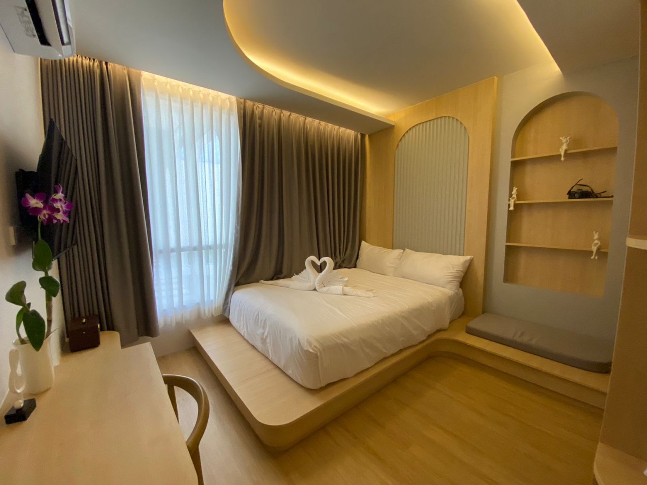 Property image - full photo 6