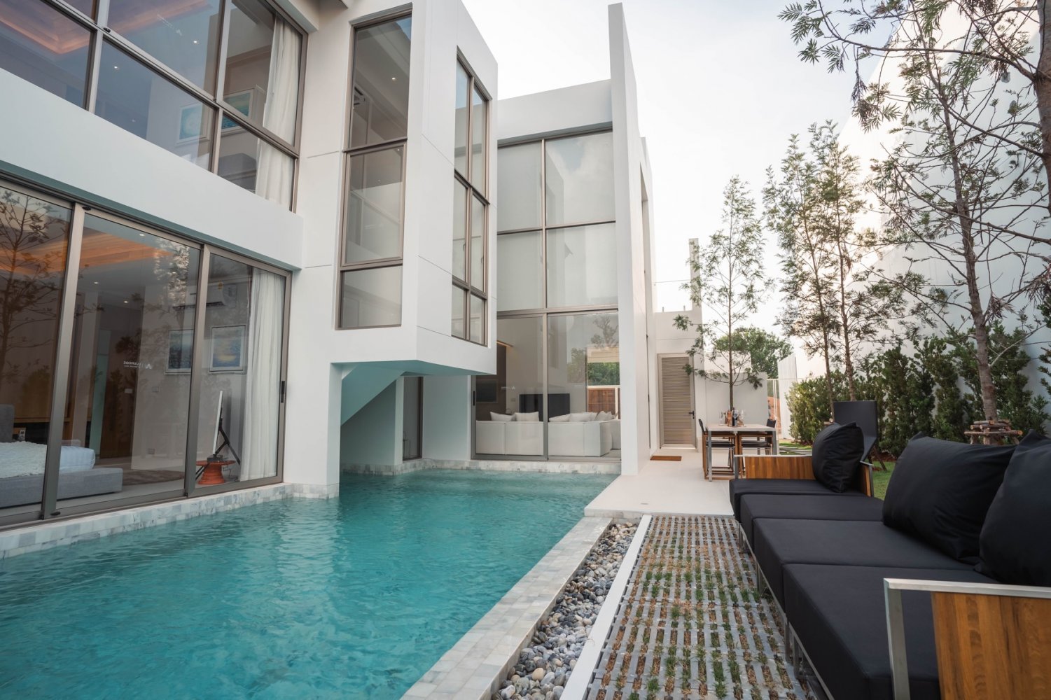 Property image - full photo 5