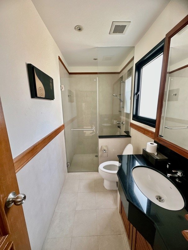 Property image - full photo 11