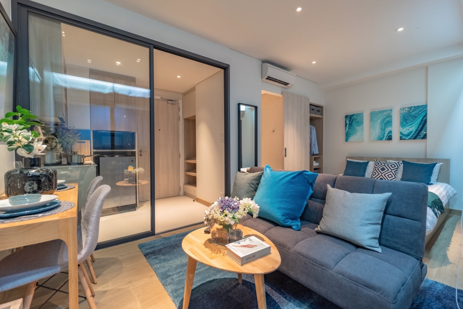 Property image - full photo 2