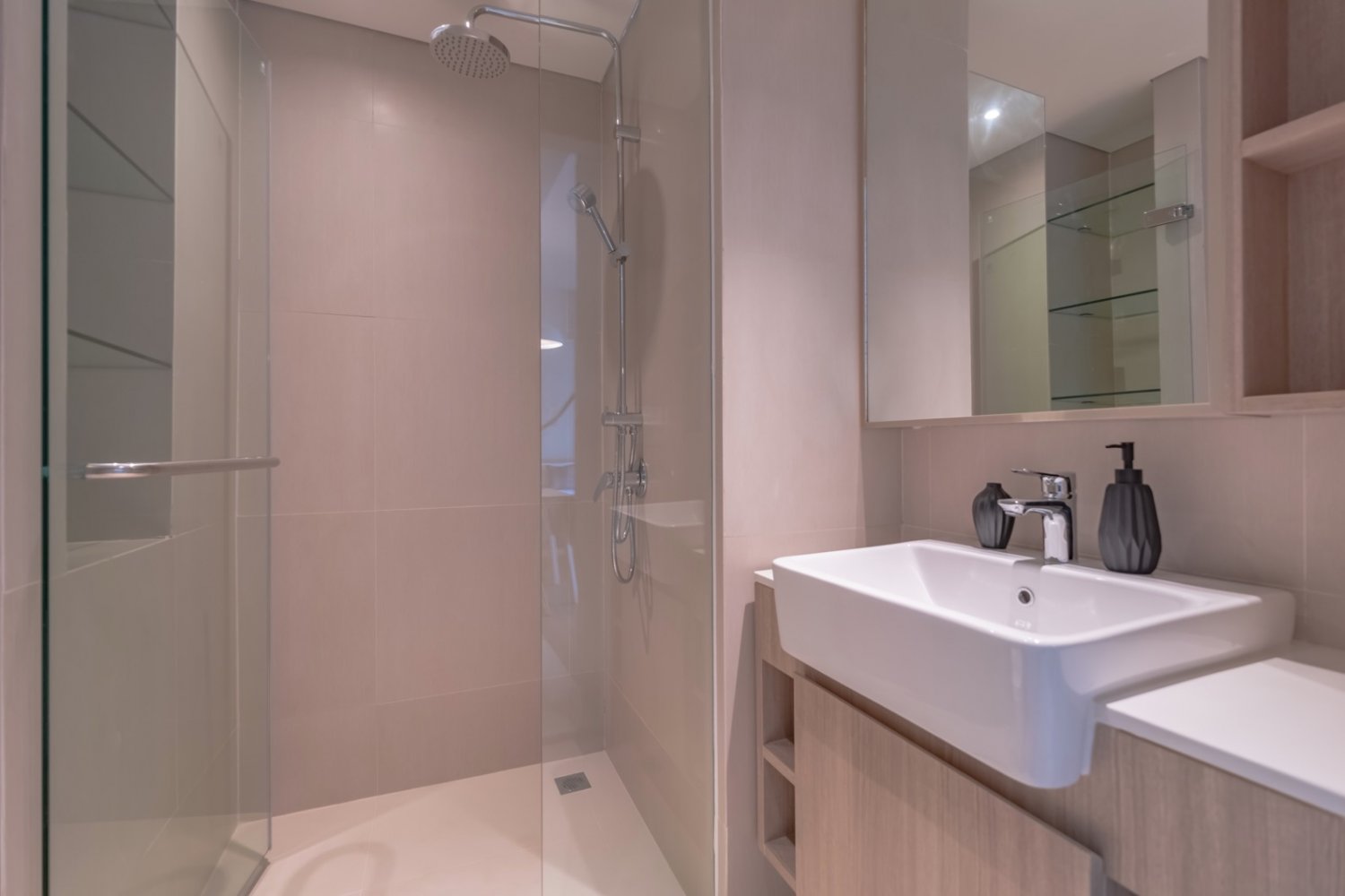 Property image - full photo 11