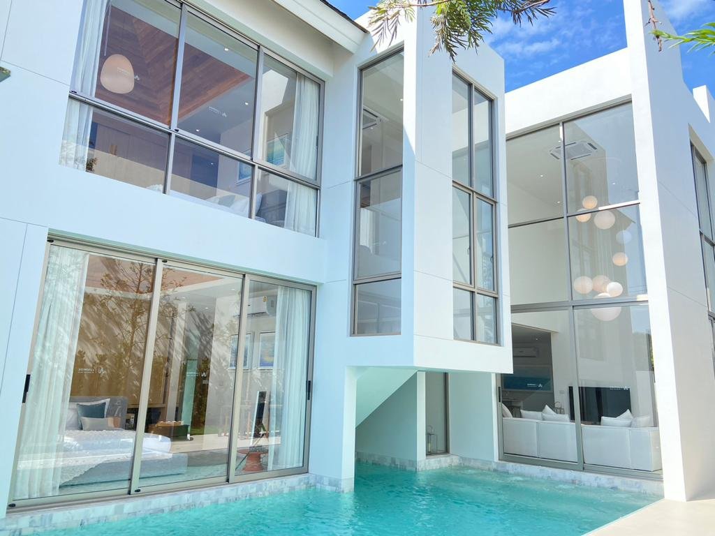 Property image - full photo 3