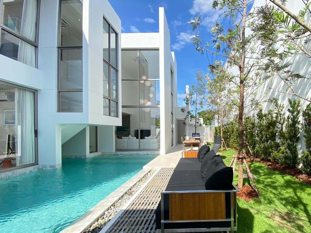 Property image - full photo 4