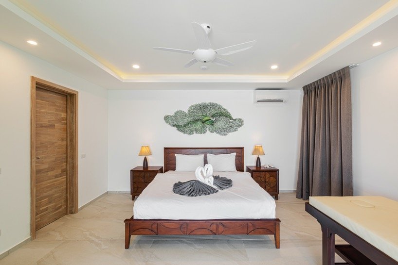 Property image - full photo 28