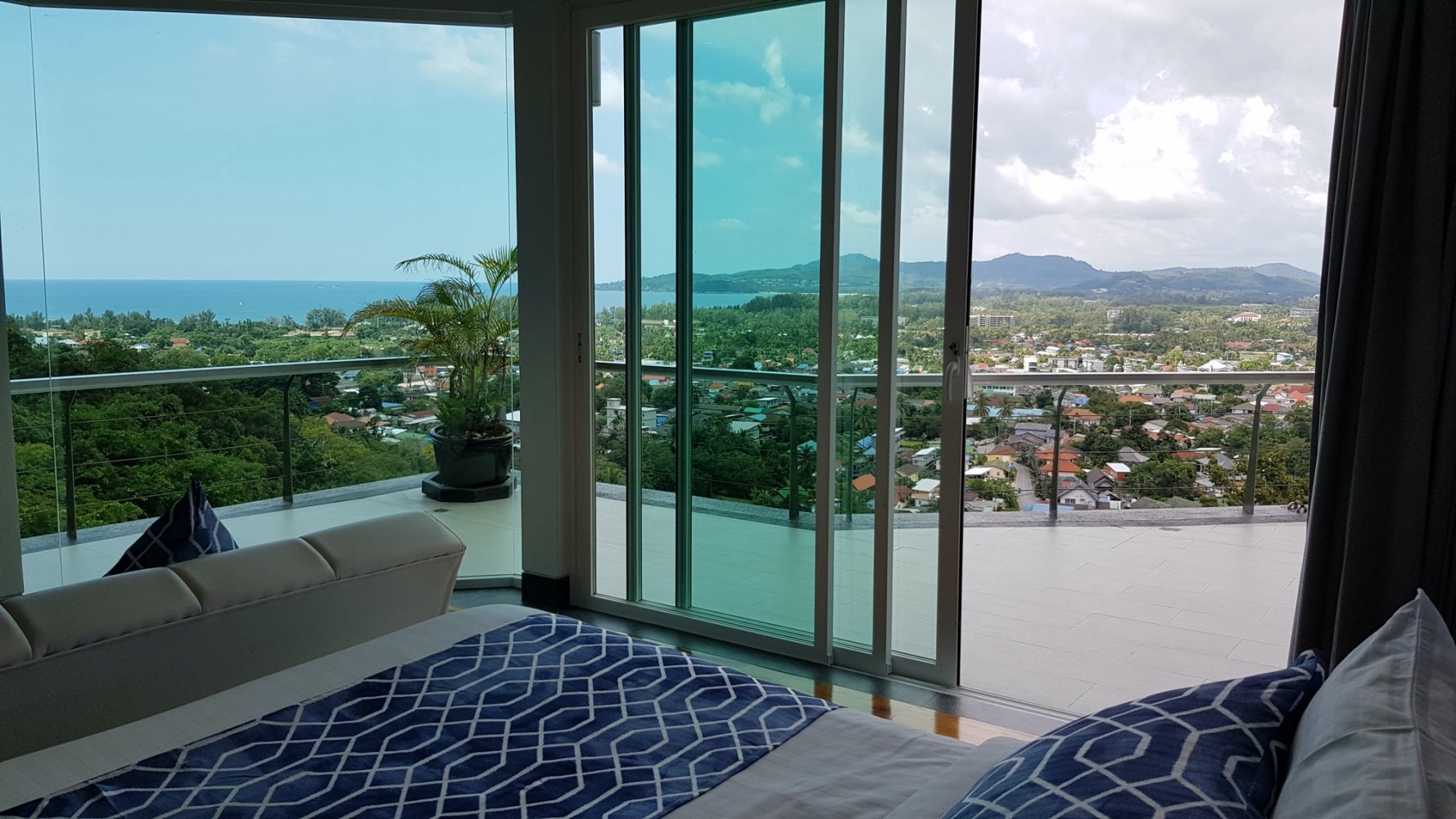 Property image - full photo 12