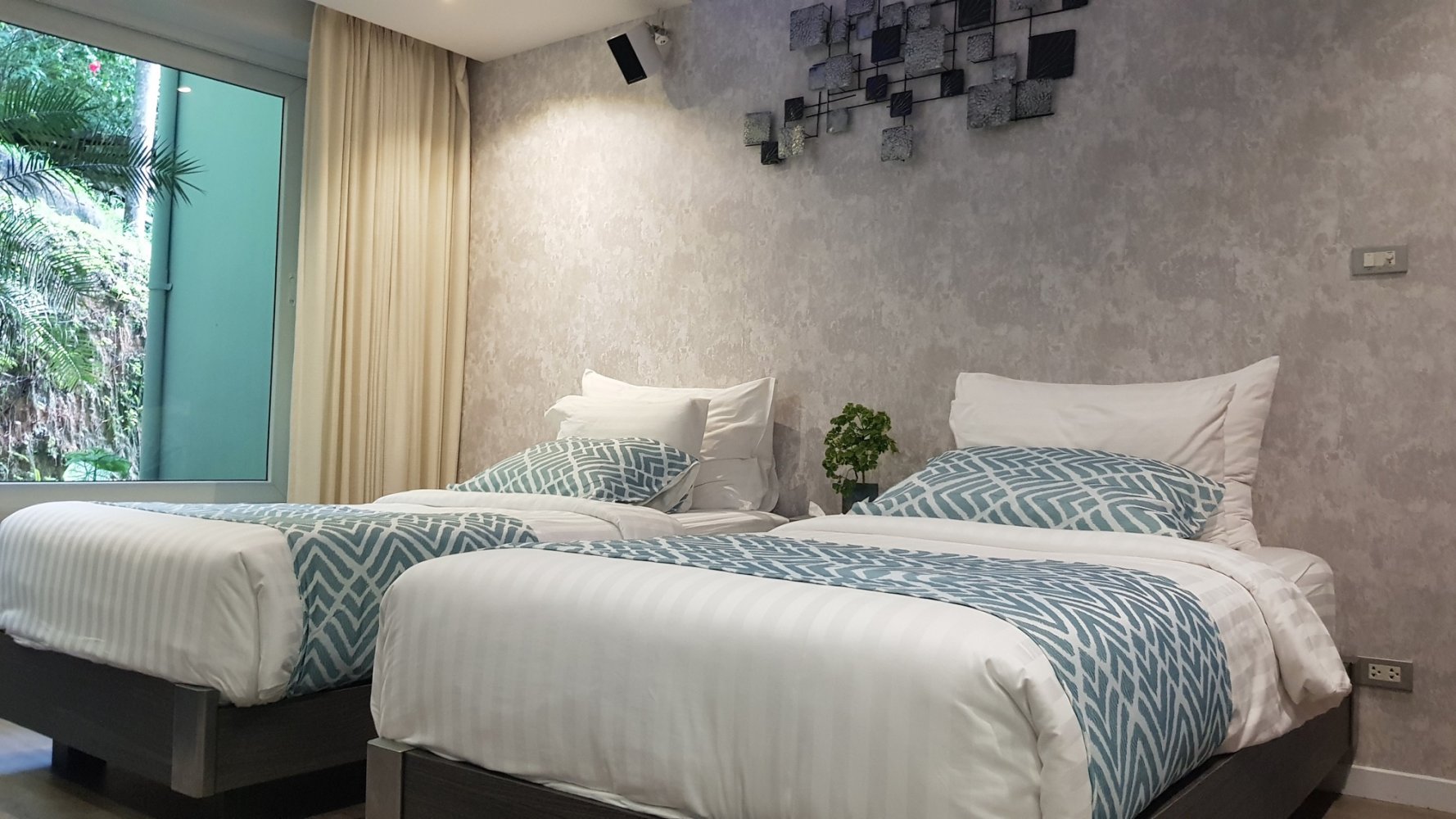 Property image - full photo 8