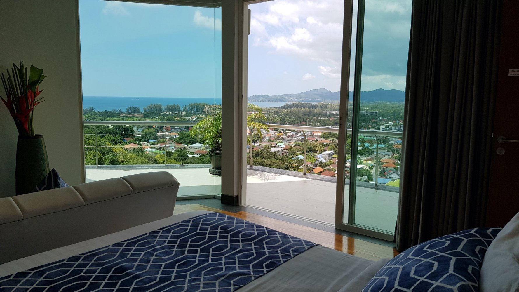 Property image - full photo 10