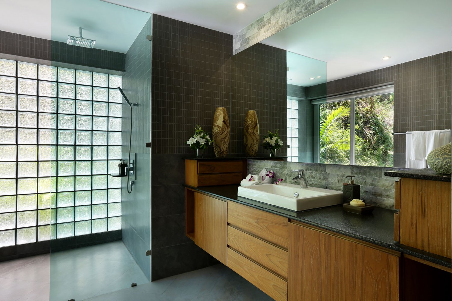 Property image - full photo 20