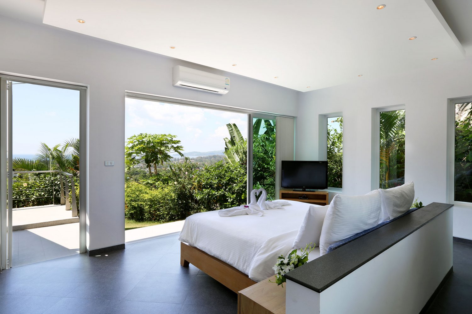 Property image - full photo 18