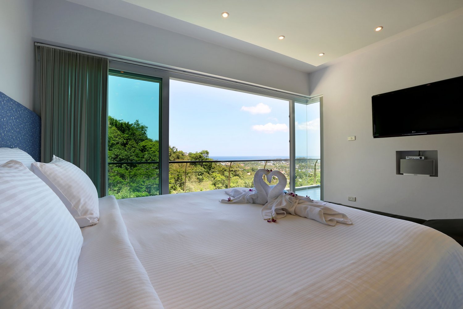 Property image - full photo 22