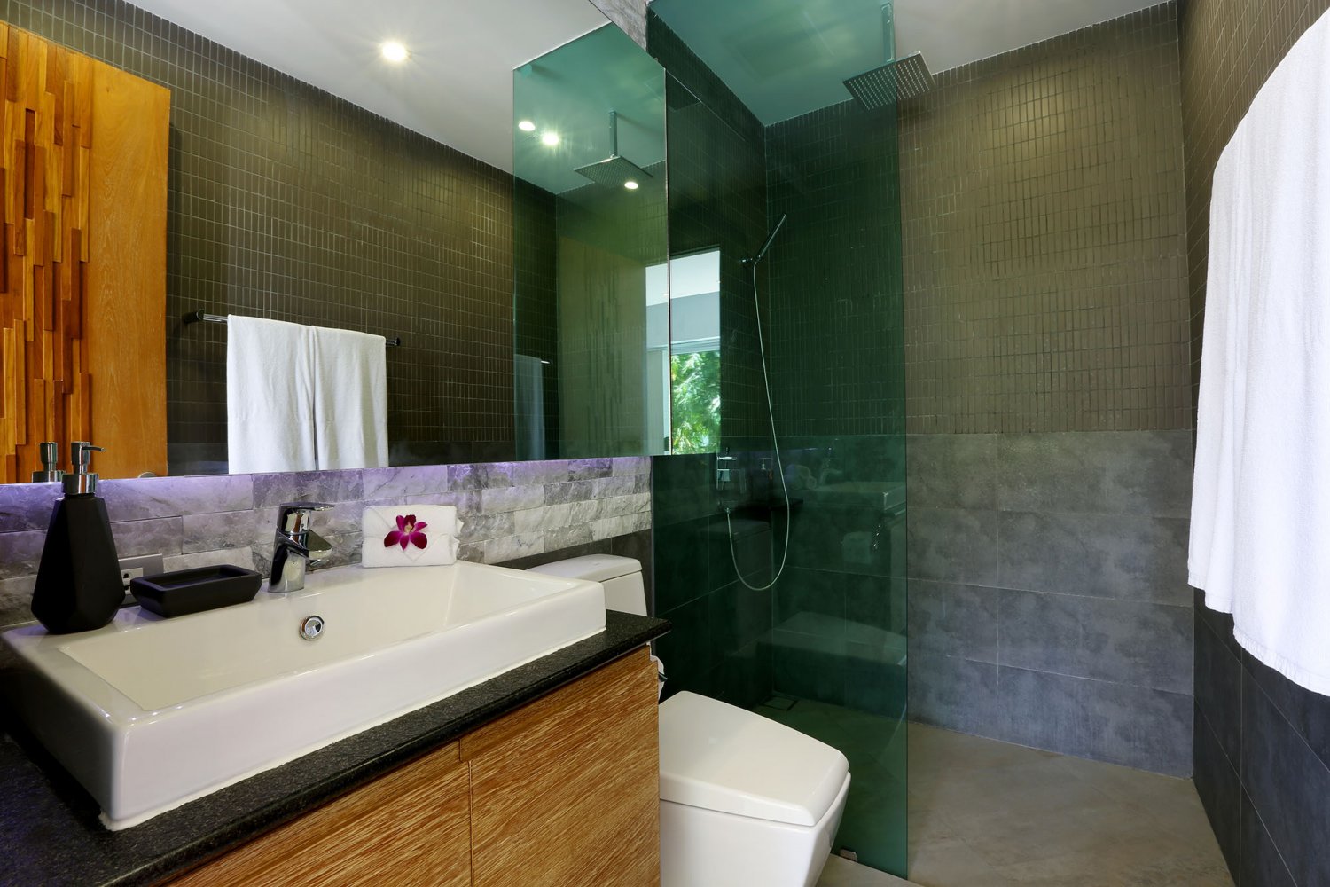 Property image - full photo 25